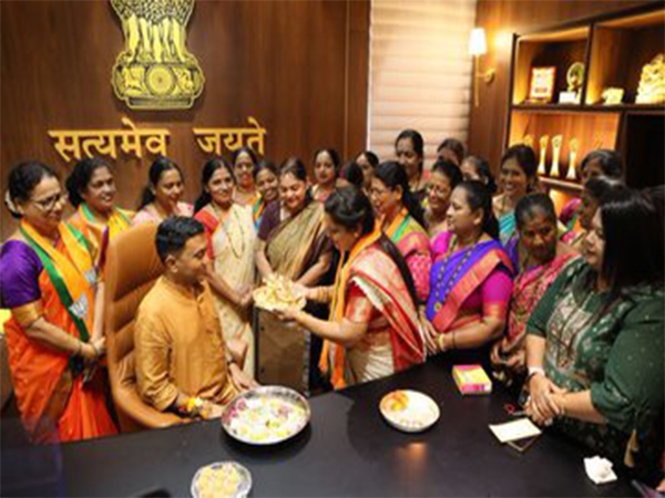 Goa CM Pramod Sawant celebrates Raksha Bandhan with women (Photo/ Pramod Sawant on X)