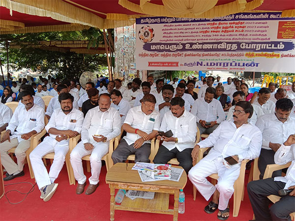Visuals of the protest at Thiruvallur District Court campus (Photo/ANI)