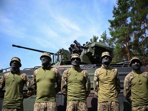 Ukrainian soldiers train in Klietz (Photo Credit: Reuters)