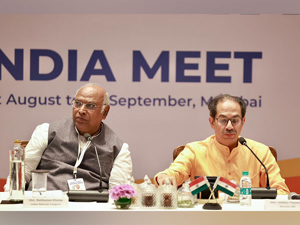 Congress President Mallikarjun Kharge with Shiv Sena (UBT) chief Uddhav Thackeray (Photo/ANI)