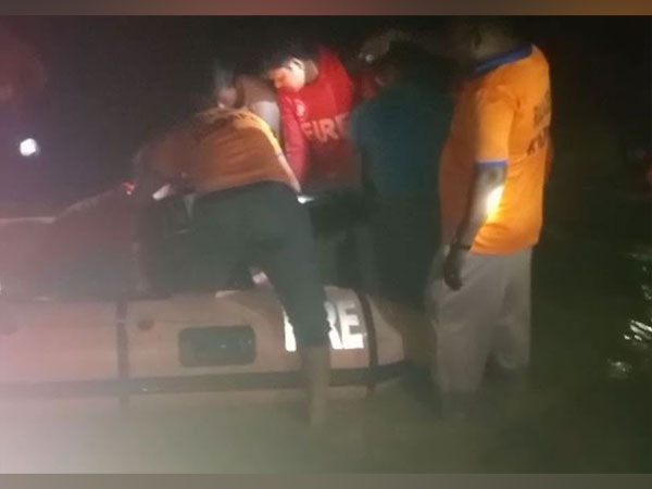 Eight trapped in floodwaters of River Penna rescued in Kadapa district (Image/ANI)