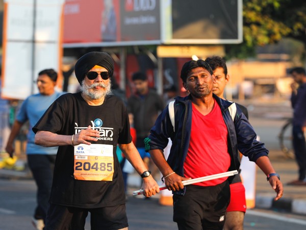 Visually Impaired runner Amarjeet Singh Chawla (Left) (Image: DHM)