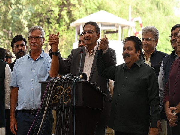 Zaka Ashraf with Rajeev Shukla and Roger Binny. (Photo- PCB Cricket)