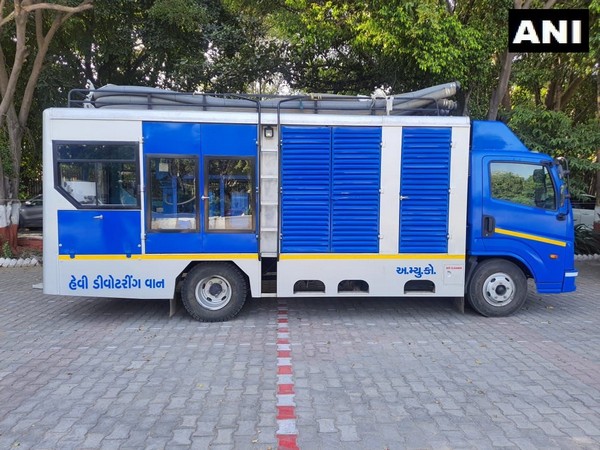 Special de-watering trucks deployed at ITPO, Raj Ghat. (Photo/ANI)