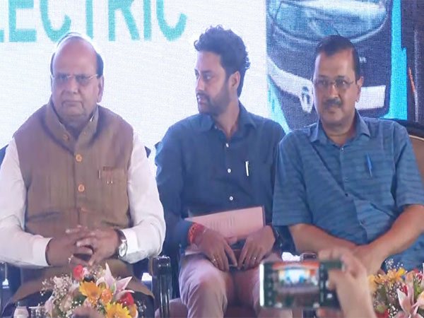 Lieutenant Governor VK Saxena and Chief Minister Arvind Kejriwal (Photo/ANI)