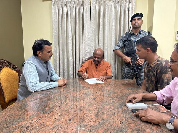 West Bengal Governor CV Ananda Bose (Photo/ANI)