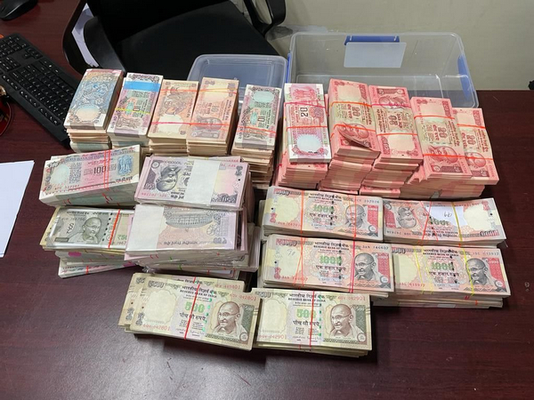 Undeclared currency seized (Photo/ANI)