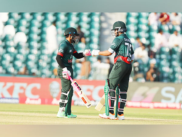 Mushfiqur Rahim and Shakib Al Hasan (Photo:  Bangladesh Cricket/ Twitter)