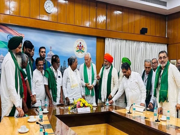 Farmer leader Rakesh Tikait meets Karnataka CM Siddaramaiah in Bengaluru (Photo X/@RakeshTikaitBKU)