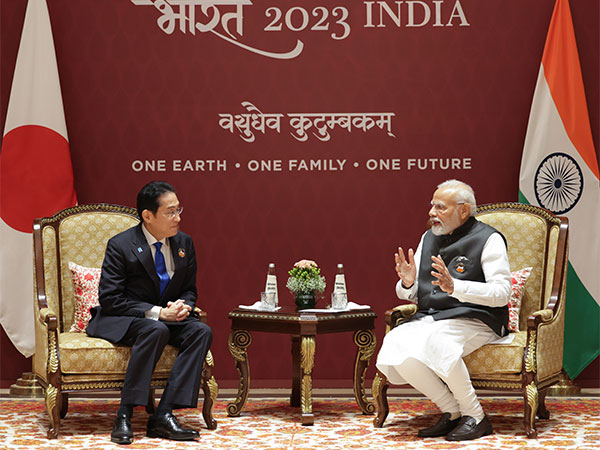 Prime Minister Narendra Modi and Japanese Prime Minister Fumio Kishida (Photo/Twitter: @PMOIndia) 