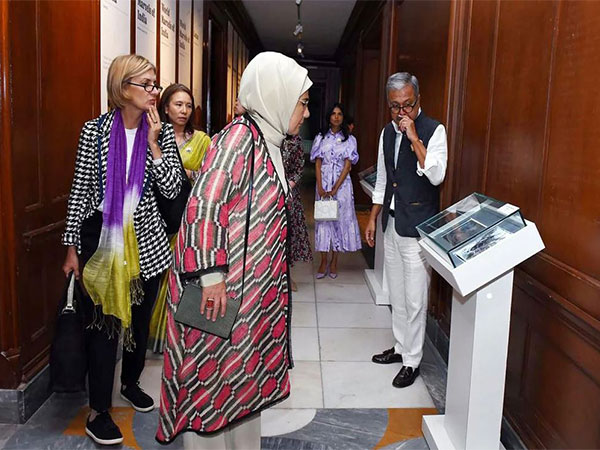 Wives of G20 leaders at NGMA. (Photo/ANI)