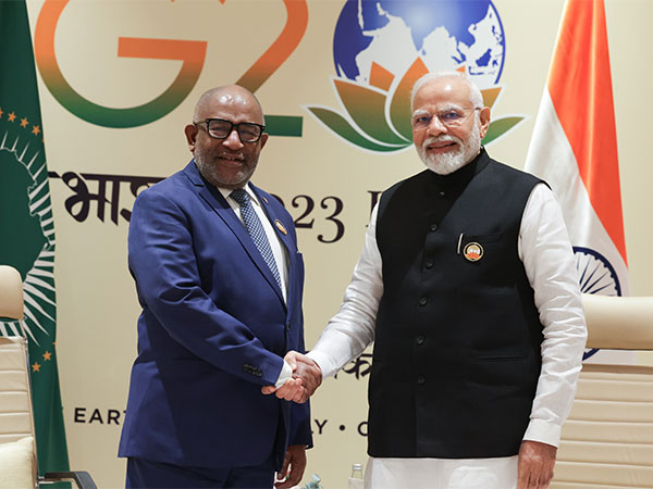 PM Modi with African Union Chairperson Azali Assoumani (Photo Credits: Twitter/@narendramodi)