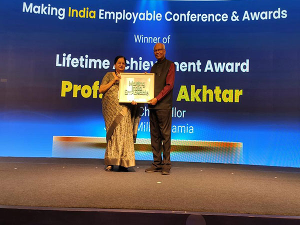 JMI VC Professor Najma Akhtar receives Lifetime Achievment Award (Photo/ANI)