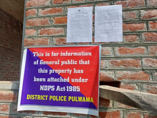 Police freeze property of notorious drug peddler worth 7.88 lakh in Pulwama (Photo/Jammu and Kashmir Police)