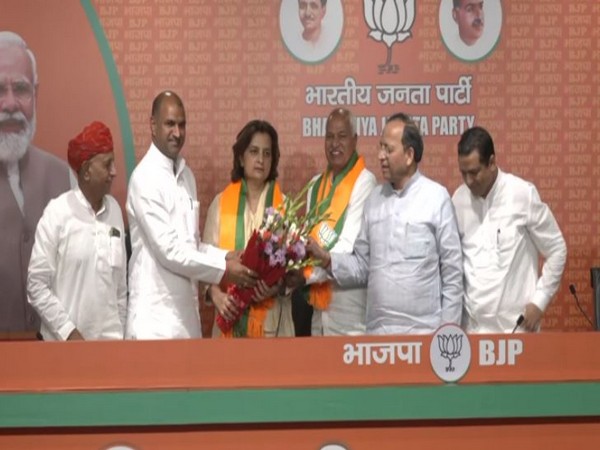    Jyoti Mirdha and Sawai Singh Chaudhary joined BJP on Monday (Photo/ANI)