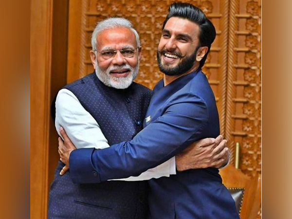 PM Narendra Modi and Ranveer Singh (Image source: Twitter)