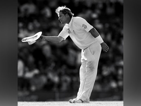 Shane Warne (Photo: Ravi Shastri/ Twitter)