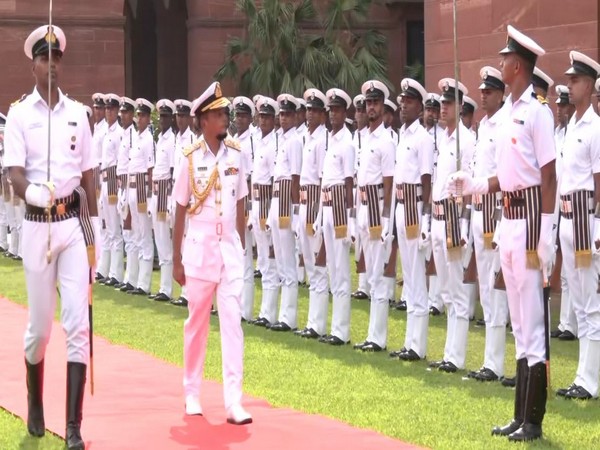 Bangladesh's Chief of Naval Staff Admiral Mohammad Nazmul Hassan accorded guard of honour (Photo/ANI)
