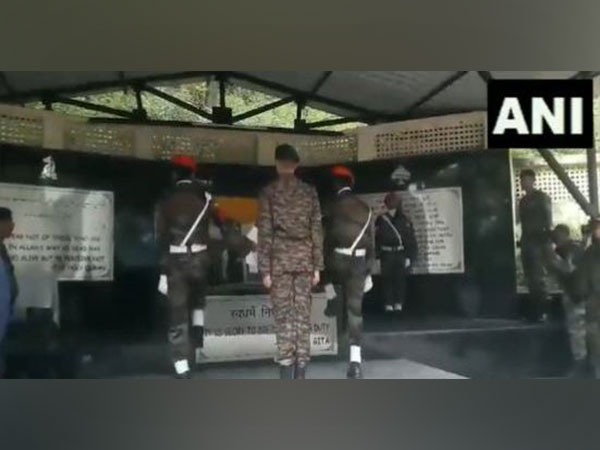Wreath laying ceremony for the army jawan, who lost his life during a gunfight in Rajouri (Photo/ANI)
