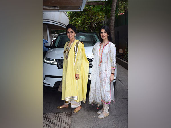 Riddhima Kapoor and Neetu Kapoor. (Image source: Instagram)