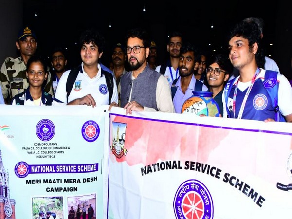 Anurag Thakur, inaugurated the Amrit Kalash Yatra in Mumbai (Photo/PIB)