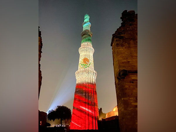 Qutub Minar illuminated in Mexican colours (Photo: X@EmbaMexInd)
