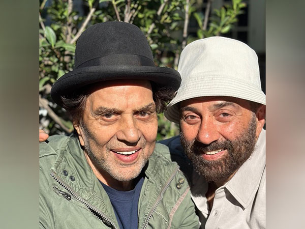 Dharmendra with Sunny Deol (Image source: Instagram) 