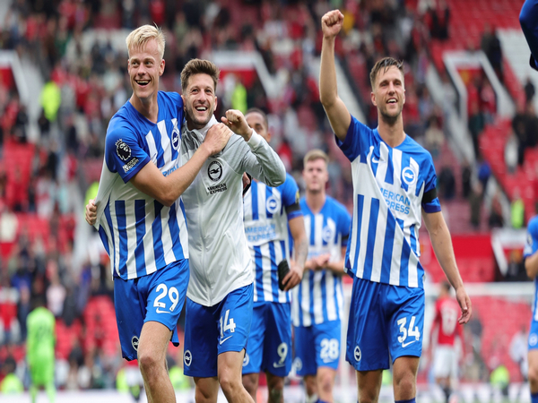 Brighton players celebrating. (Photo- Brighton Twitter)