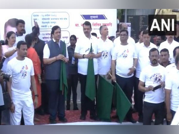Maharashtra Deputy CM Devendra Fadnavis, MoS Mangal Lodha at 'PM Skill Run' in Nagpur. (Photo/ANI)