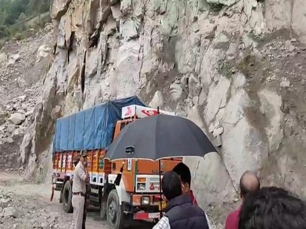 NH-5 opens after landslide in Kinnaur (Photo/ANI)