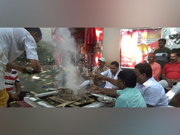 BJP leaders in Gaya performing Havan on PM Modi's birthday (Photo/ANI)