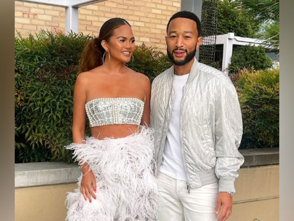 John Legend and Chrissy Teigen (Image source: Twitter)