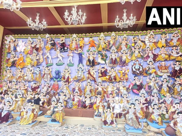 Ganesh idols at Pandal (Photo/ANI)