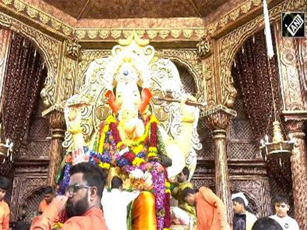 Visuals of Mumbai's Lalbaugcha Raja (Photo/ANI)
