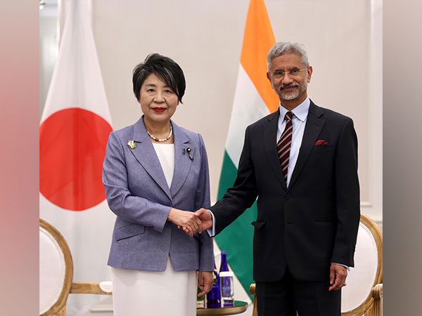 External Affairs Minister S Jaishankar and Japanese Foreign Minister Yoko Kamikawa (Photo Credits: Twitter/@DrSJaishankar)