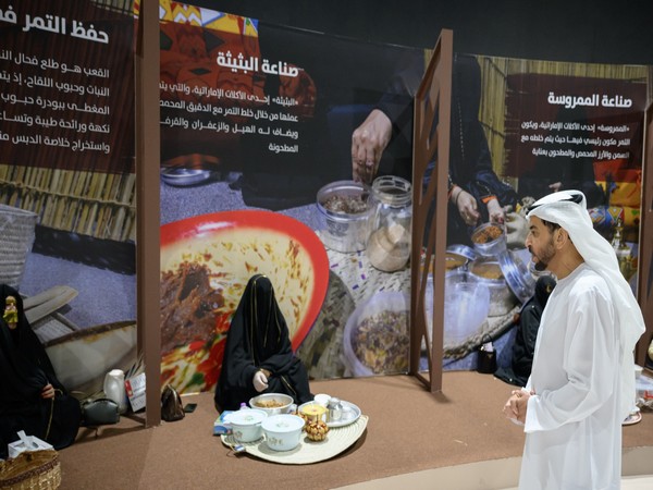 Hamdan bin Zayed visits 2nd Liwa Date Festival and Auction (Photo/WAM)