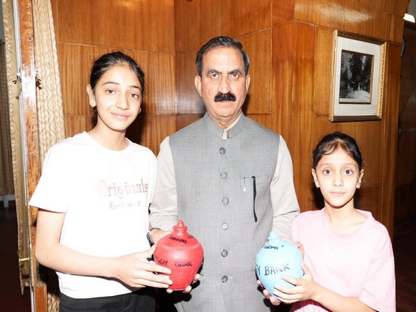 Students of Loreto Convent Tara Hall donate towards 'Aapda Rahat Kosh' (Photo credit- Himachal Pradesh CMO)