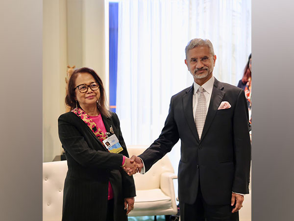 EAM Jaishankar with Madagascar counterpart (Photo/ANI)