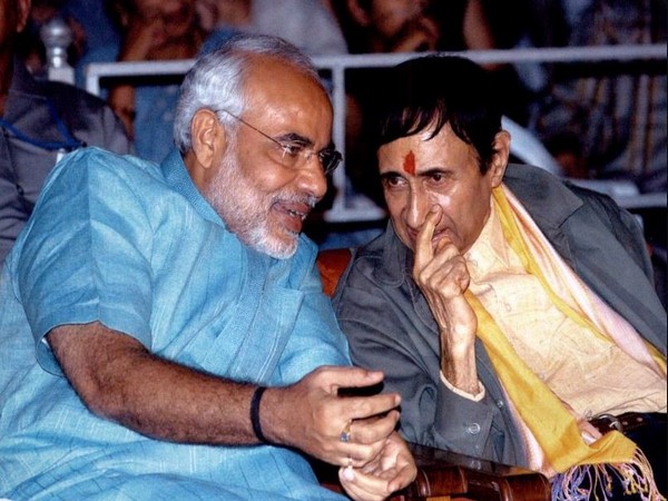 PM Modi, Dev Anand (Image source: PM Modi's Twitter)