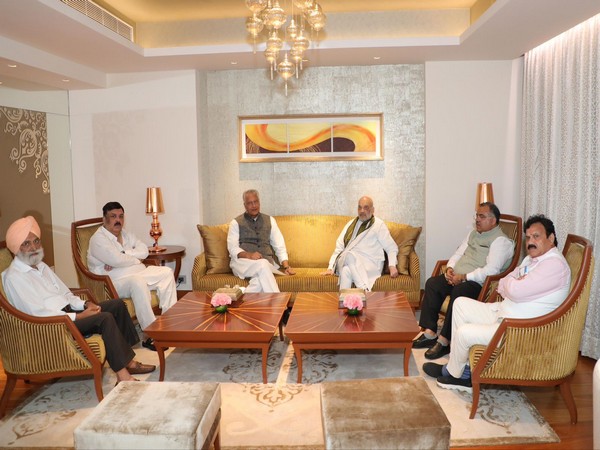 Punjab Bharatiya Janata Party (BJP) chief Sunil Jakhar and leaders of the state unit of the party met Union Home Minister Amit Shah (Photo/ANI)
