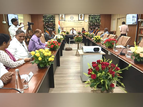 Ambassadors, High Commissioners of African countries visit AIIA (Photo/ANI)