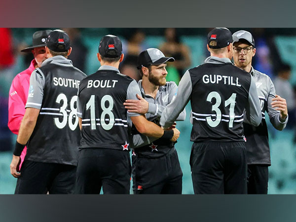 Kane Williamson and New Zealand team (Photo-ICC)