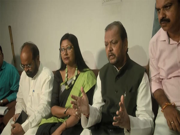 Union Minister Subodh Kant Sahay and Rajya Sabha MP Mahua Majhi (Photo/ANI)