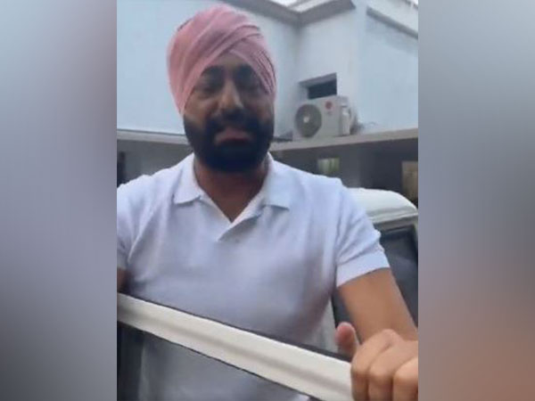 Sukhpal Khaira being detained (Photo/Sukhpal Khair Facebook)
