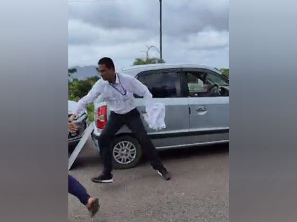 Four miscreants attack Poll officer and team in Karnataka. Screengrab from a viral video confirmed by police