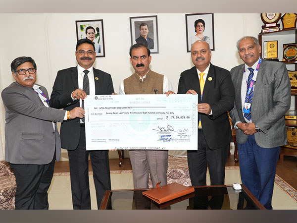 SBI employees of Himachal Pradesh donates Rs 77,29,825 towards state relief fund (Photo/ANI)
