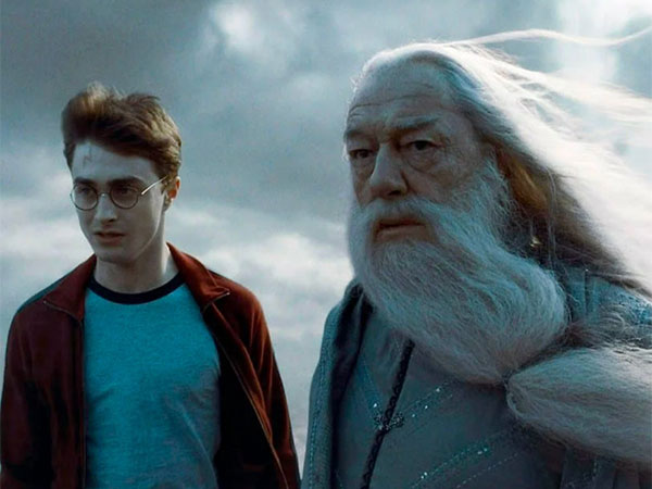 Actor Daniel Radcliffe with late Michael Gambon (Image source: X)