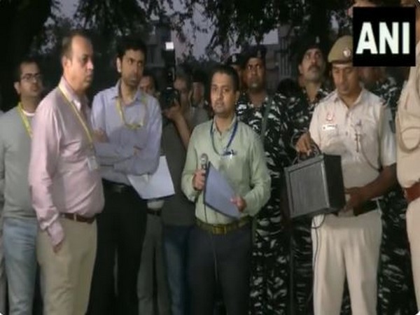 Officials of Delhi Development Authority. (Photo/ANI)