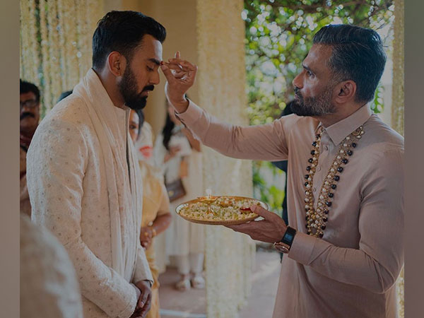 Actor Suniel Shetty and cricketer KL Rahul (Image source: Instagram)