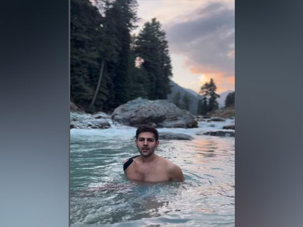  Kartik Aaryan (Image Source: Instagram)